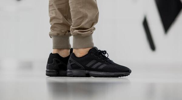 ① adidas Originals ZX Flux 